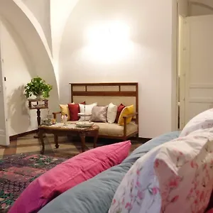 House Vintage Bed & Breakfast Aeroporto di Catania Fontana Rossa